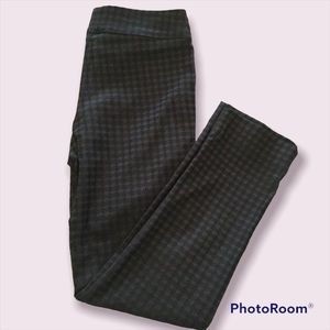 Two tone houndstooth leggings